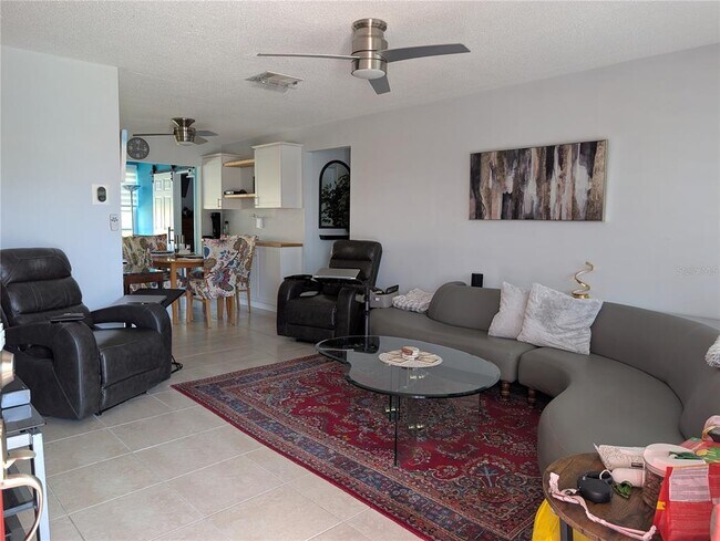 Foto del edificio - 3833 101st Terrace N