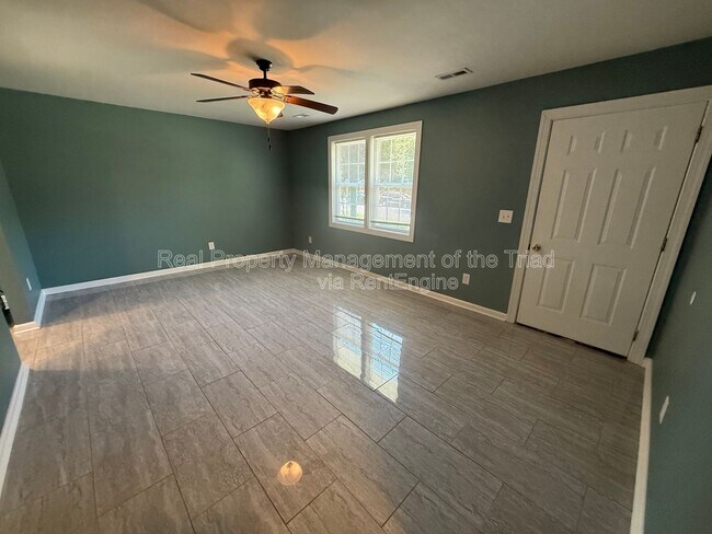 Foto del edificio - 600 Tipperary Dr