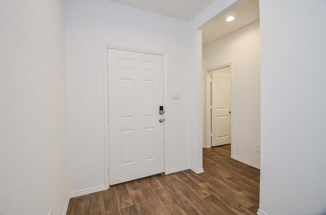 Foto del edificio - 5134 Dove Hl Ln