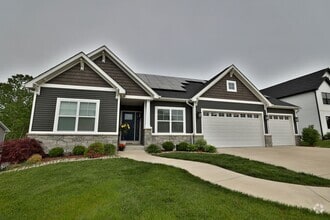 Building Photo - 210 Grand Rapids Ln