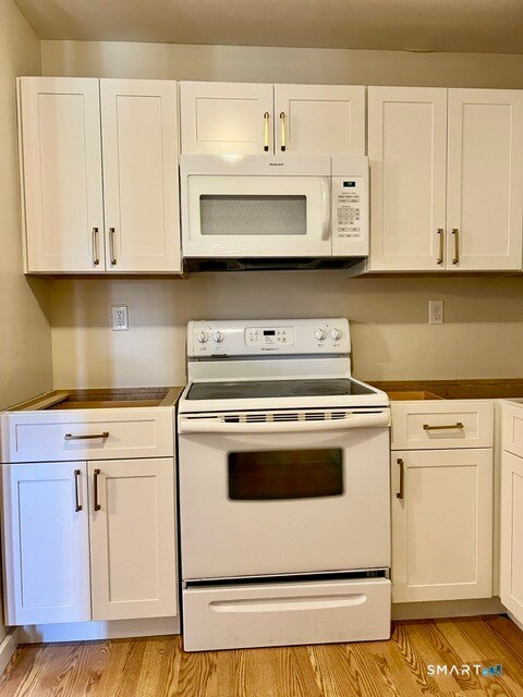 Foto del edificio - 2118 Cromwell Hills Dr