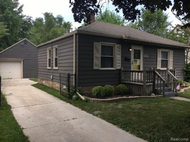 Building Photo - 2021 Barrett Ave