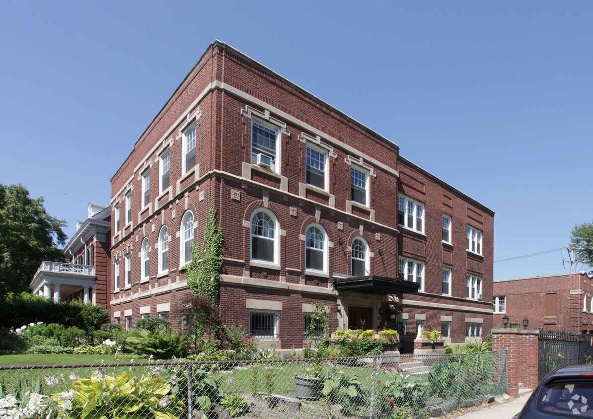 Foto principal - 5345 S University Ave