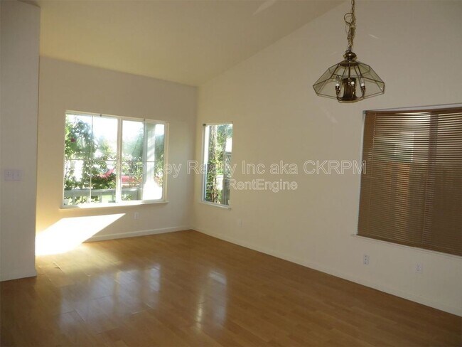 Foto del edificio - 1720 Alcira Nunez St