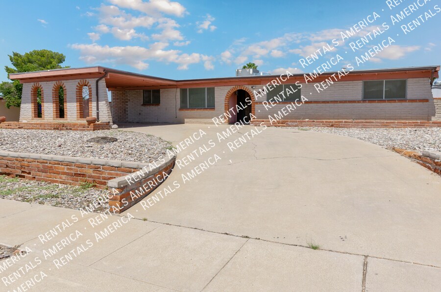 Foto principal - 9521 E 30th St
