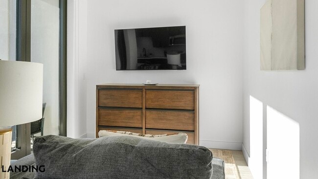 Building Photo - 1007 S Mint St