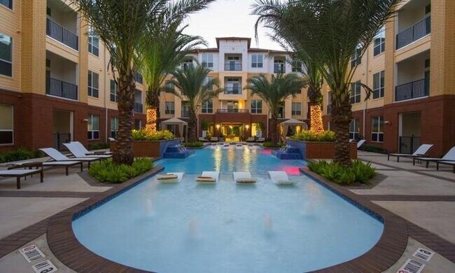 Foto del edificio - 611 N Dairy Ashford Rd