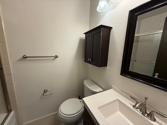 Building Photo - 2824 I St