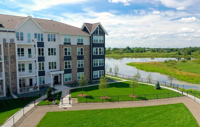 Building Photo - The Legends of Blaine 55+