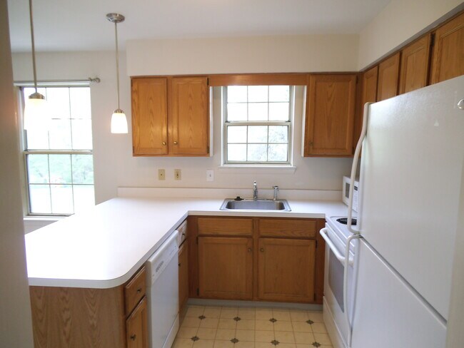 Building Photo - 322 Kent Ln