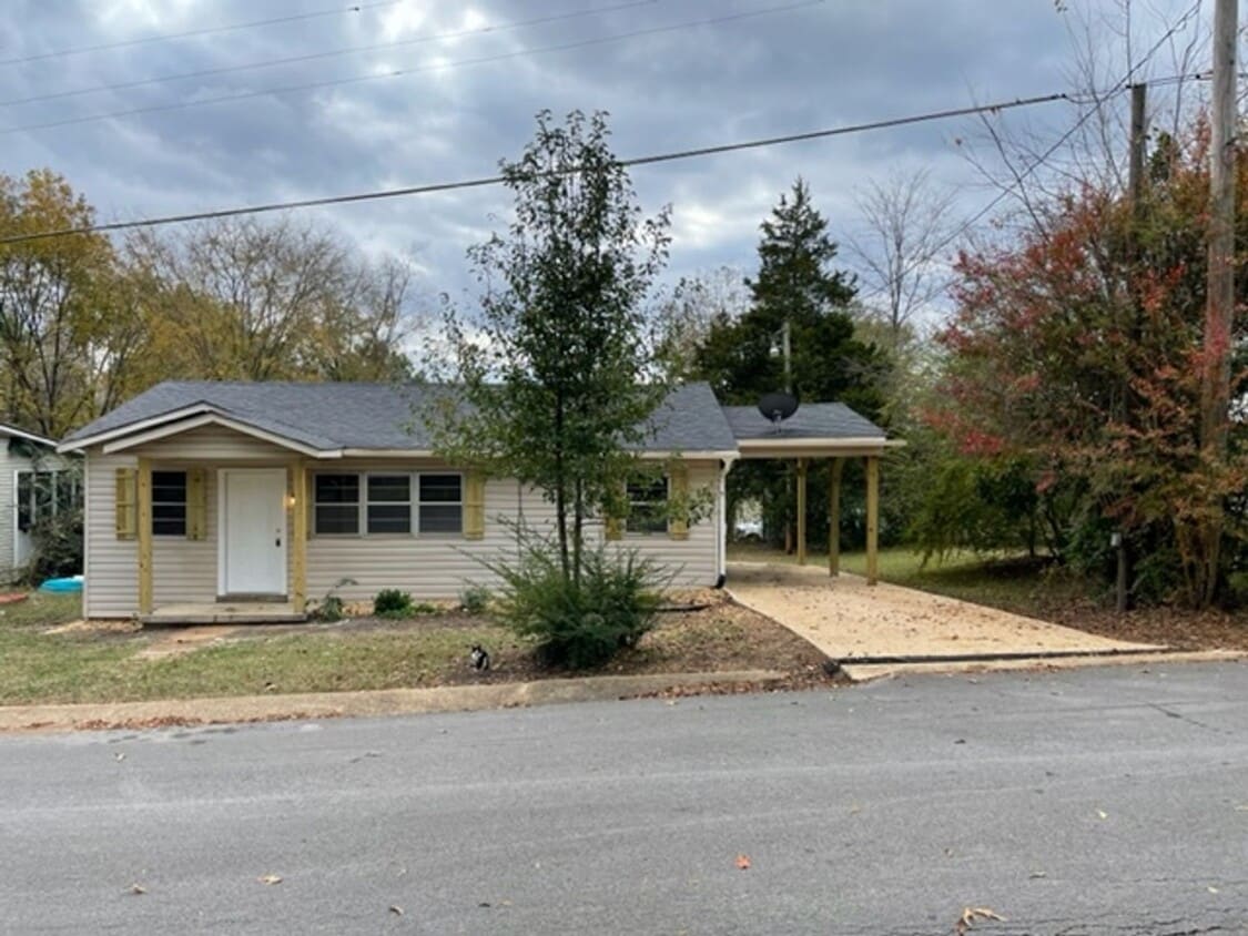 Primary Photo - Renovated 2 Bedroom 1 Bath Home for Rent!