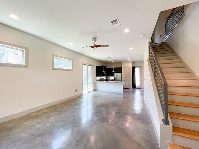 Foto del edificio - Stylish Contemporary 3-Bedroom Condo-Moder...