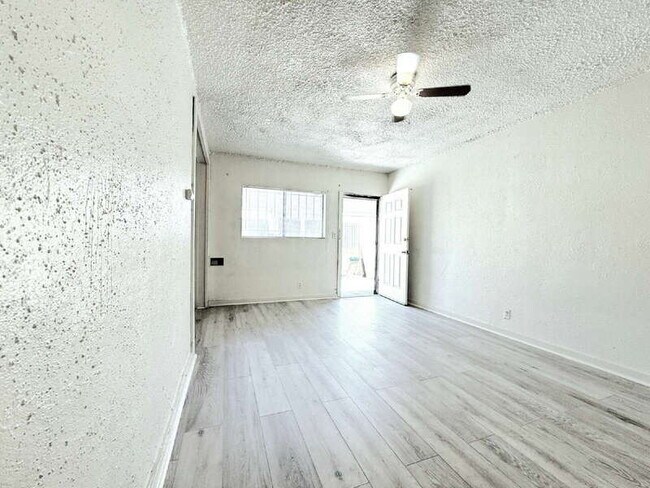 Building Photo - 8508 1/4 San Pedro Street