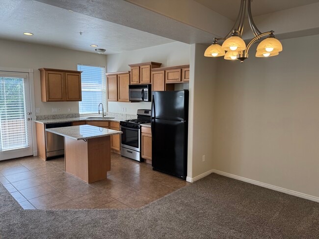 Building Photo - 908 N Shepard Creek Pky