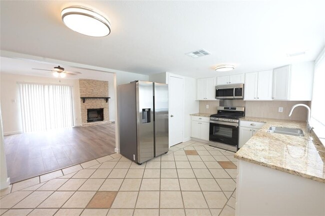 Building Photo - 7403 Ferndale Cir