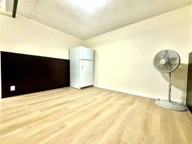 Foto del edificio - 8886 19th Ave