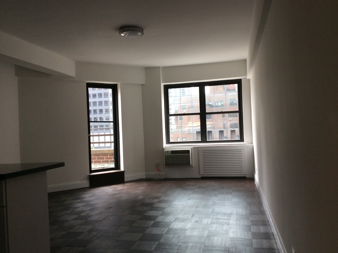 Foto principal - 157 E 57th St