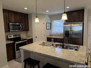 Foto del edificio - 1518 Bob White Dr