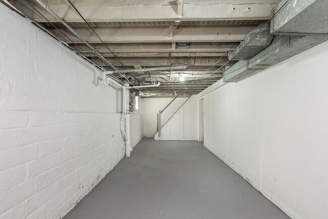 Foto del edificio - 17204 Mapleboro Ave