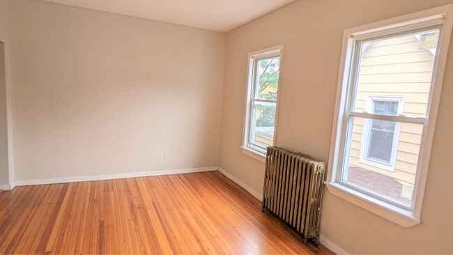Building Photo - 395 Livingston Ave