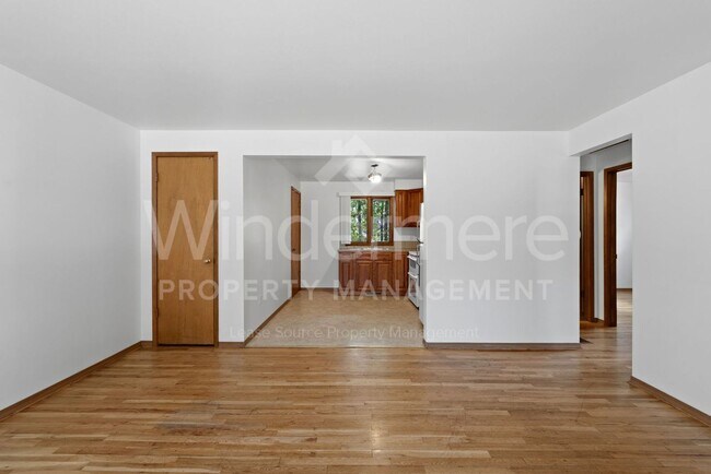 Foto del edificio - 902 E Rockwell Ave