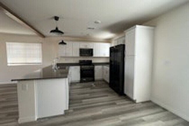 Building Photo - MUST SEE 3 Bedroom Home near Lone Mountain!