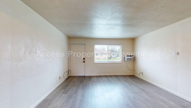 Building Photo - 143 Marilyn Ave