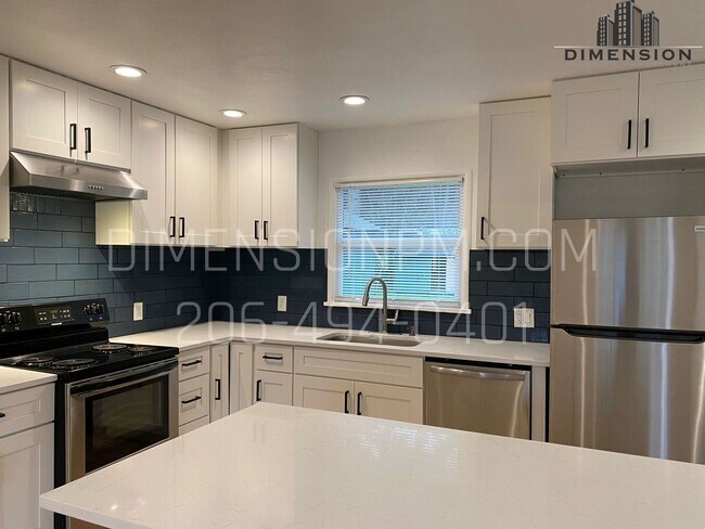 Foto del edificio - Fully  remodeled 3 bed, 1 bath house in Lakewood!