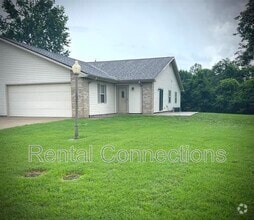 Building Photo - 1212 Montebello Dr