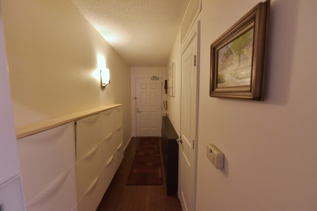 Foto del edificio - 880 N Pollard St