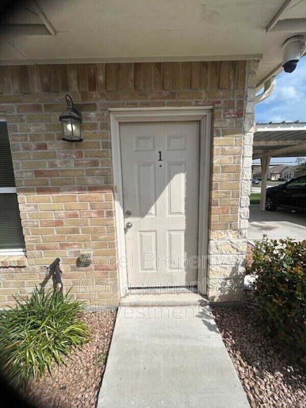 Foto del edificio - 3713 Whitewing Ave