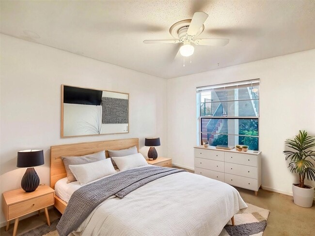 Foto del edificio - 6090 N Sabal Palm Blvd