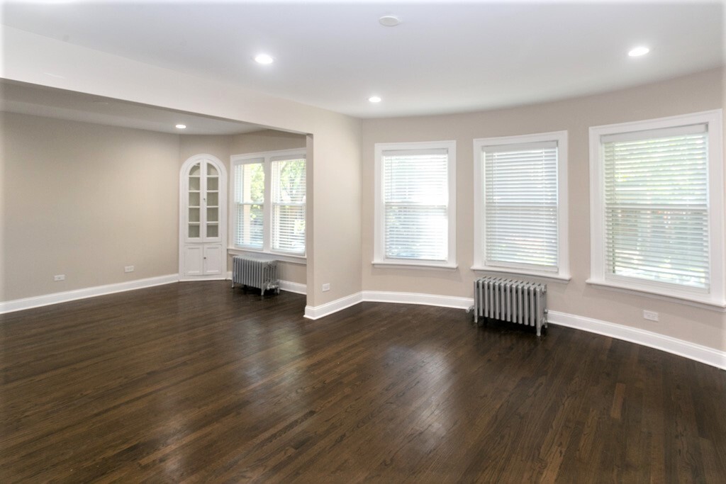 Foto principal - 1433 W Farragut Ave
