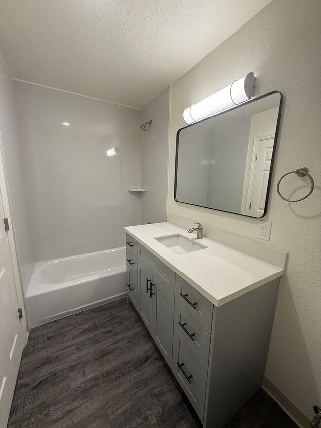 Foto del edificio - Free Month of Rent for Move in before Dec 1st - Brand New Upstairs 3 Bedroom Apartment with a View