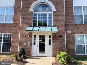 Building Photo - 2501 Coach House Way