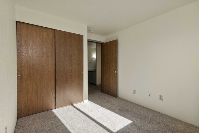 Foto del edificio - Dry Creek Apartments