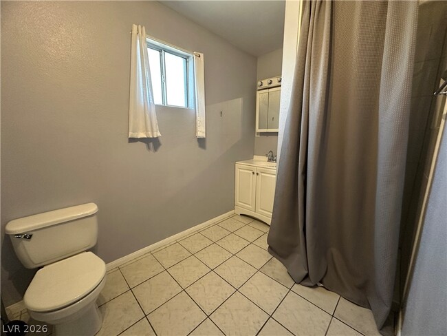 Building Photo - 1709 N Shadow Mountain Pl