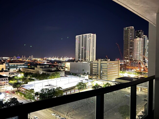 Foto del edificio - 1600 NE 1st Ave