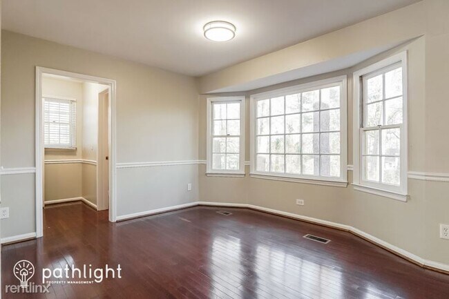 Foto del edificio - 4 br, 2.5 bath House - 1209 River Rd UNIT