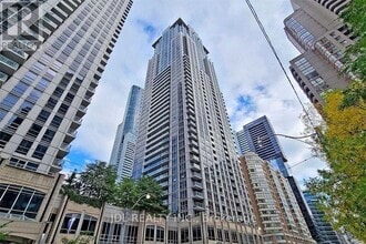 Building Photo - 761 Bay St.