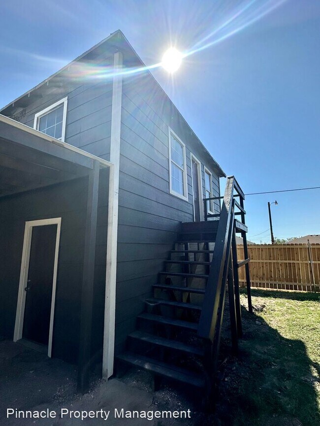 Building Photo - 1 br, 1 bath House - 715 E Harris