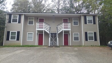 Building Photo - 2308 Sylvan Ct