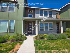 Building Photo - 4735 W Santa Fe Ln