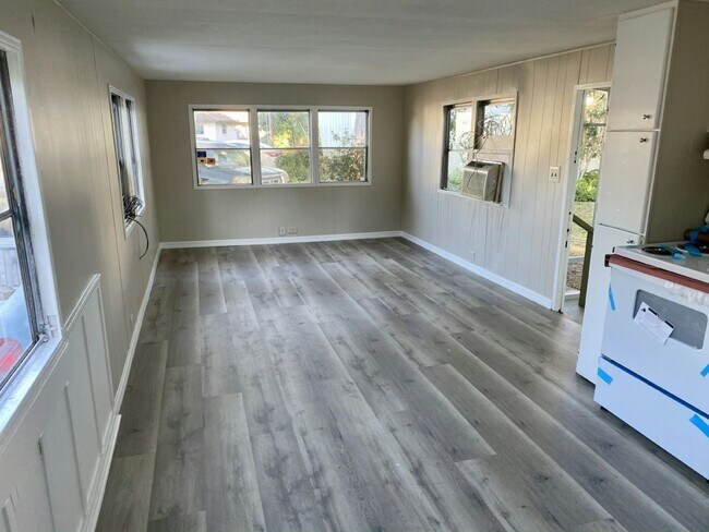 Foto del edificio - 1910 Enterprise Ave