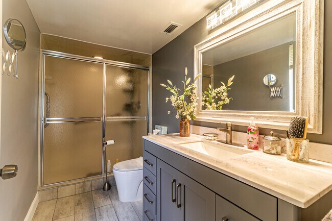 Foto del edificio - 7300 Amberly Ln