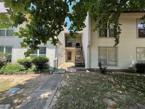 Building Photo - 807 Cardinal Creek Blvd