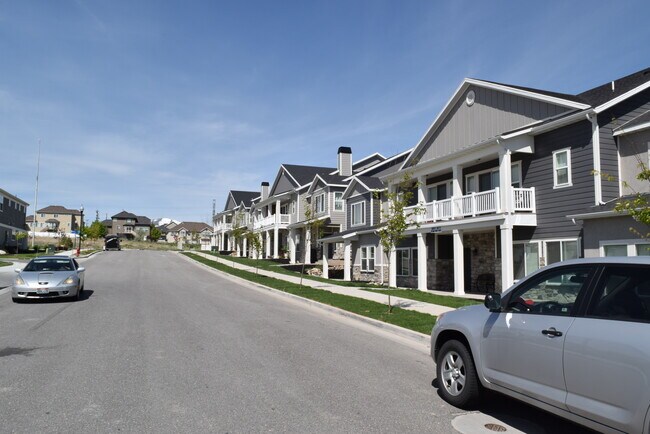 Building Photo - 5615 W Island Ridge Dr
