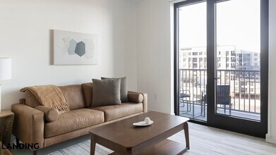 Building Photo - 1007 S Mint St