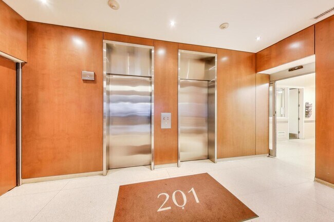 Foto del edificio - 201 E Chestnut St