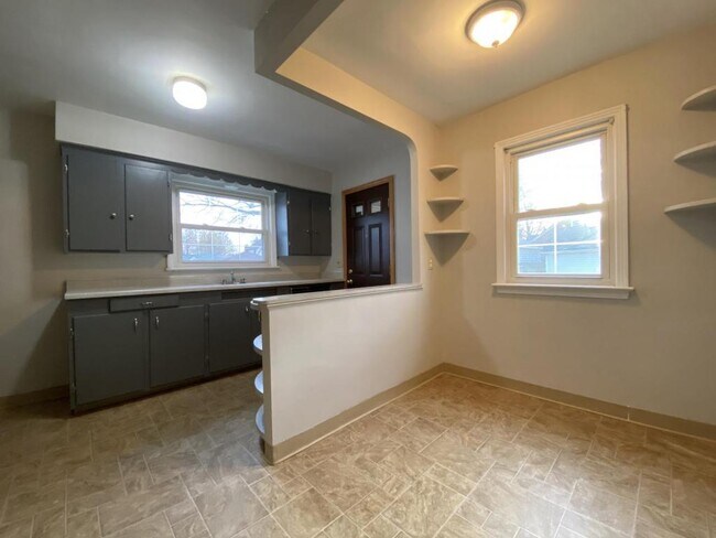 Foto del edificio - 760 Babbitt Road